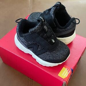 New Balance 1440 Baby Black and Gray Sneakers